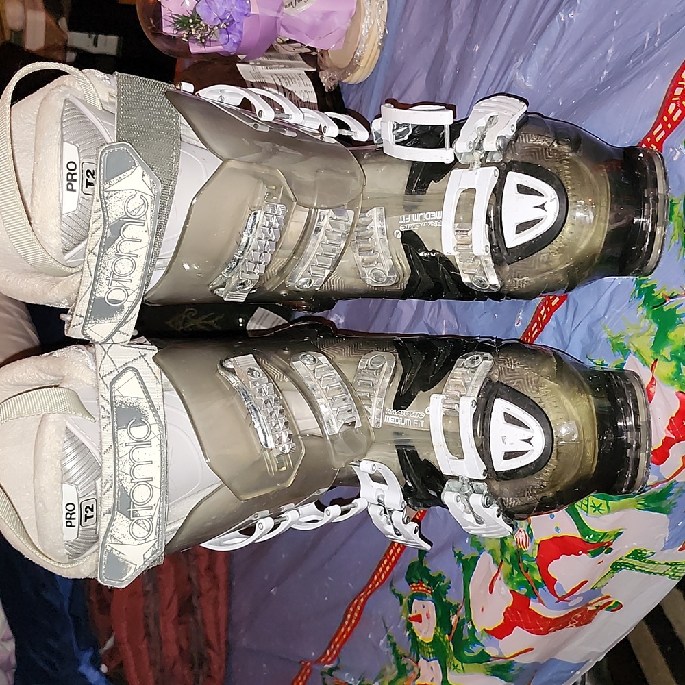 GREAT CONDITION RARE, CLIMAFOAM PRO T2 100 SKIBOOT. MENS SIZE 7. WOMEN'S SIZE 8.